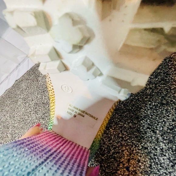 COPY - Size 9 Rainbow Heel Boots 🌈 - Picture 9 of 11